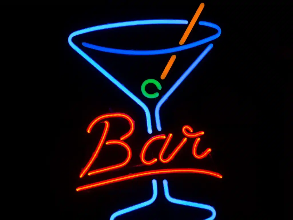 bar di Jakarta malam hari