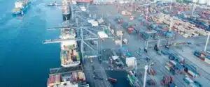 Pemandangan Pelabuhan Tanjung Priok dari laut